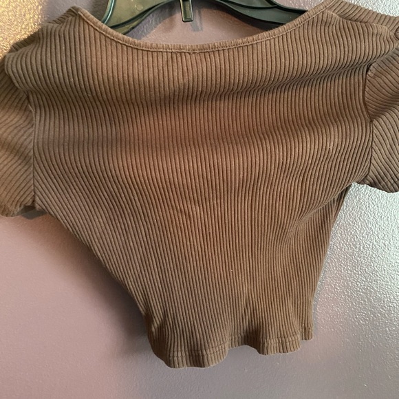 Brown cropped v-neck t shirt - Picture 2 of 2